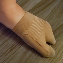 Load image into Gallery viewer, OS1st HV3 Bunion Bracing Sleeve
 - 3