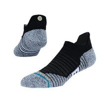 Load image into Gallery viewer, Stance Versa Tab Unisex No Show Socks - Black/L
- 1