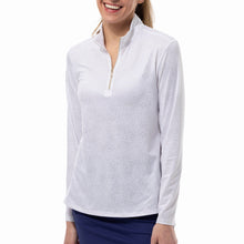 Load image into Gallery viewer, SanSoleil Solshine Foil Prnt Mock Wmn LS Sun Shirt - White/Gold/XL
- 11
