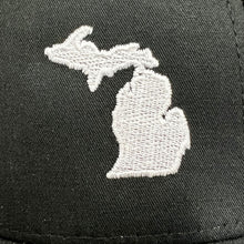 Load image into Gallery viewer, TravisMathew Widder 2.0 Michigan Hat
- 9