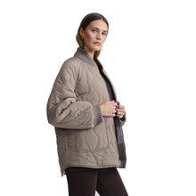 Load image into Gallery viewer, Varley Reno Reversible Womens Jacket
- 4