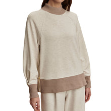 Load image into Gallery viewer, Varley Loxley Raglan Boyfriend Womens Sweatshirt - Ivry Mrl/Tp Mrl/L
- 1