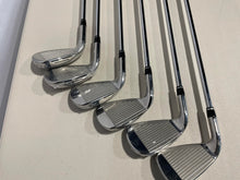 Load image into Gallery viewer, Wilson D9 Steel 5-PW Demo Irons
- 2