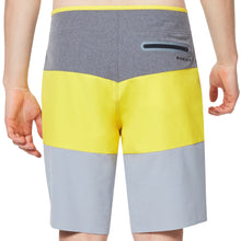 Load image into Gallery viewer, Oakley Ozaki Block 20 Mens Boardshorts
 - 2