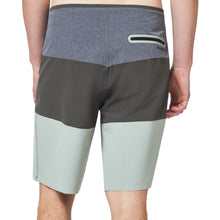 Load image into Gallery viewer, Oakley Ozaki Block 20 Mens Boardshorts
 - 6