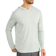 Load image into Gallery viewer, Free Fly Bamboo Lightweight Shore Mens Hoodie - SAGE 500/XL
 - 5