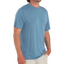 Load image into Gallery viewer, Free Fly Bamboo Lightweight Drifter Mens T-Shirt - CAPE BLUE 113/XL
 - 1