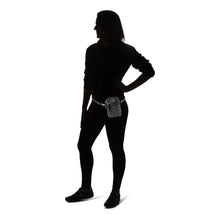 Load image into Gallery viewer, Oliver Thomas Cell Phone Crossbody
 - 21