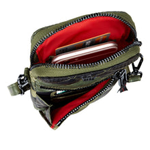 Load image into Gallery viewer, Oliver Thomas Cell Phone Crossbody
 - 28